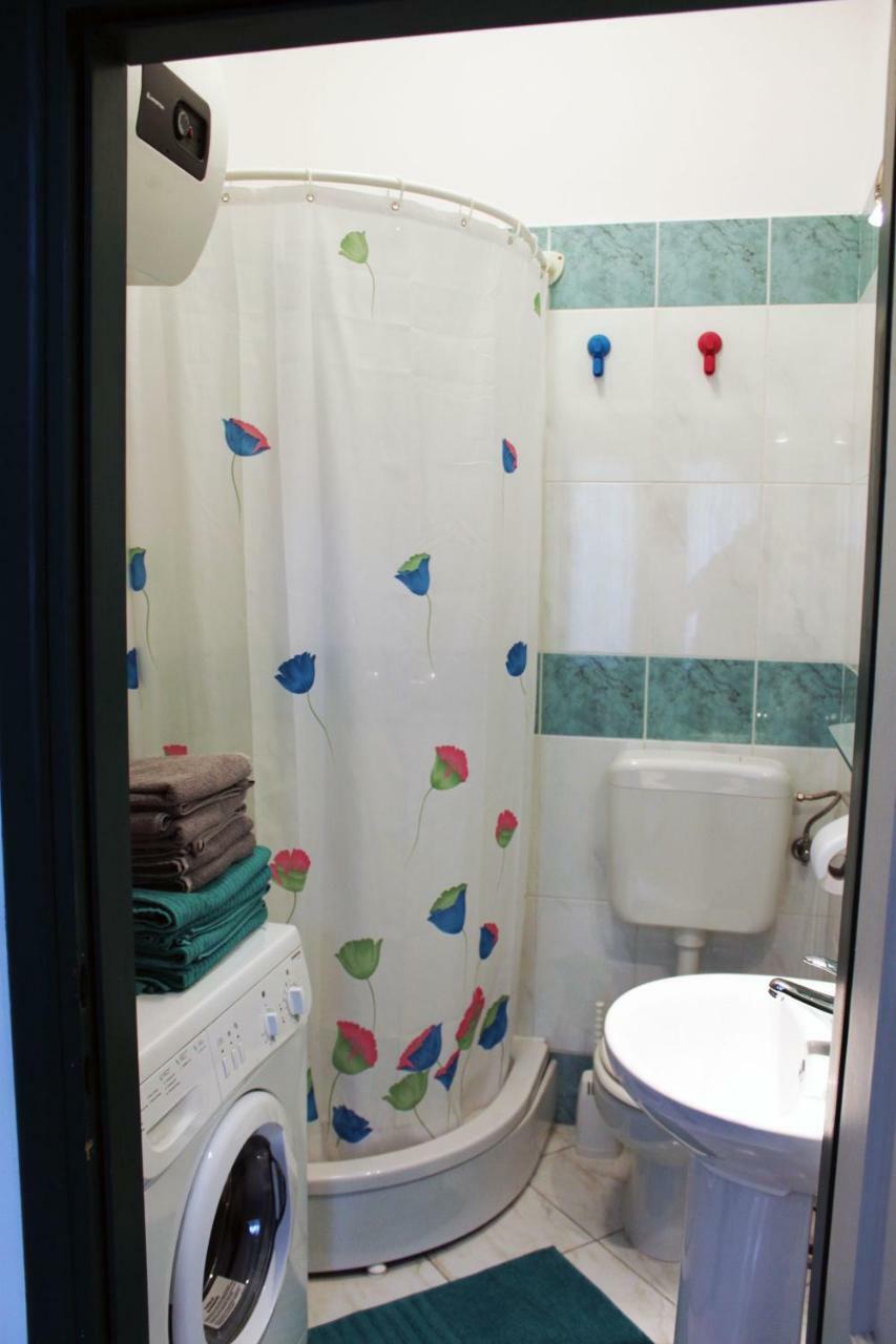 Lovely Studio Apartment By The Sea In Volosko 오파티아 외부 사진